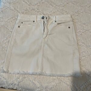 American eagle white denim skirt.
